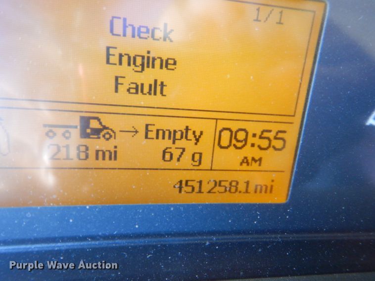 image for item GW9934 2004 Volvo VHD  dump truck