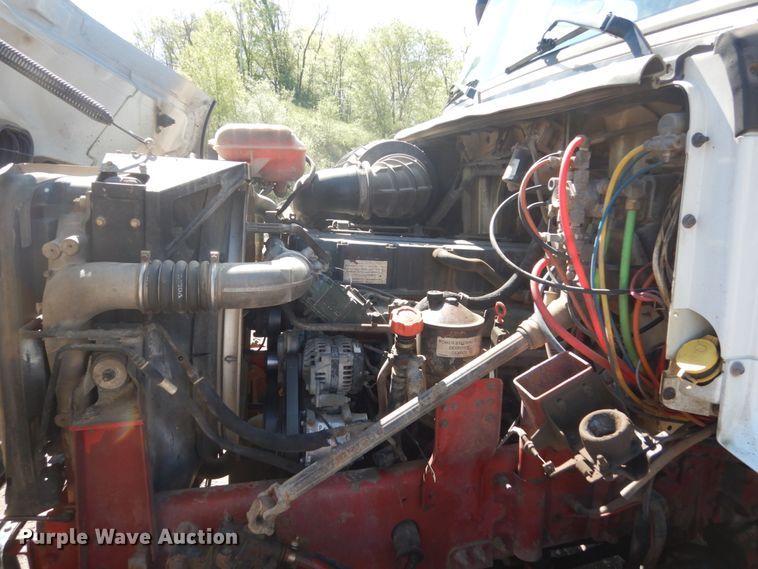 image for item GW9934 2004 Volvo VHD  dump truck