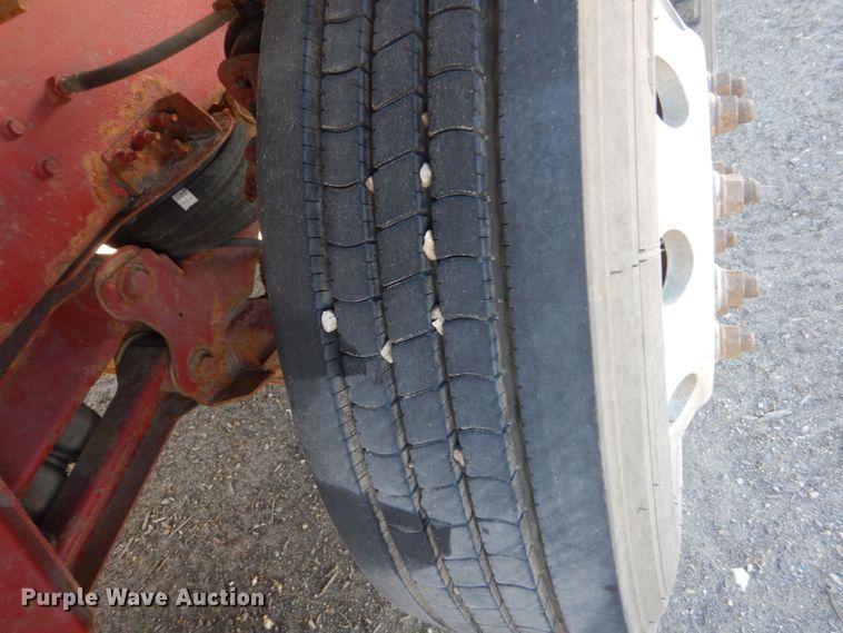 image for item GW9934 2004 Volvo VHD  dump truck