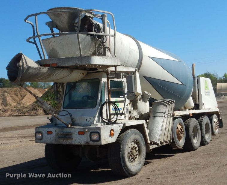 image for item GW9935 1999 Oshkosh  ready mix truck