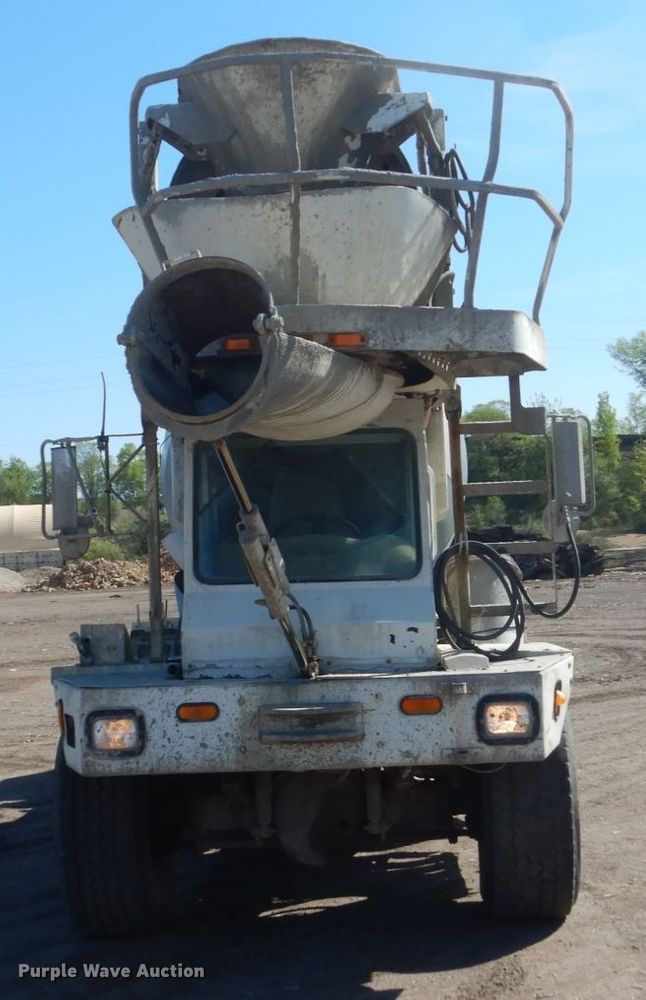 image for item GW9935 1999 Oshkosh  ready mix truck