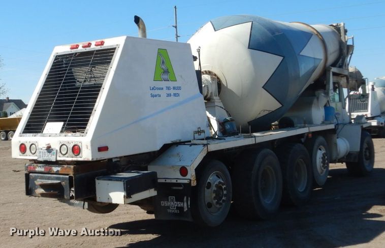 image for item GW9935 1999 Oshkosh  ready mix truck