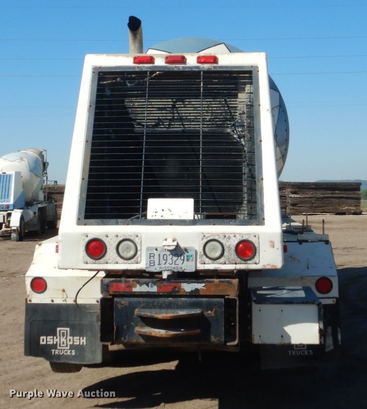image for item GW9935 1999 Oshkosh  ready mix truck