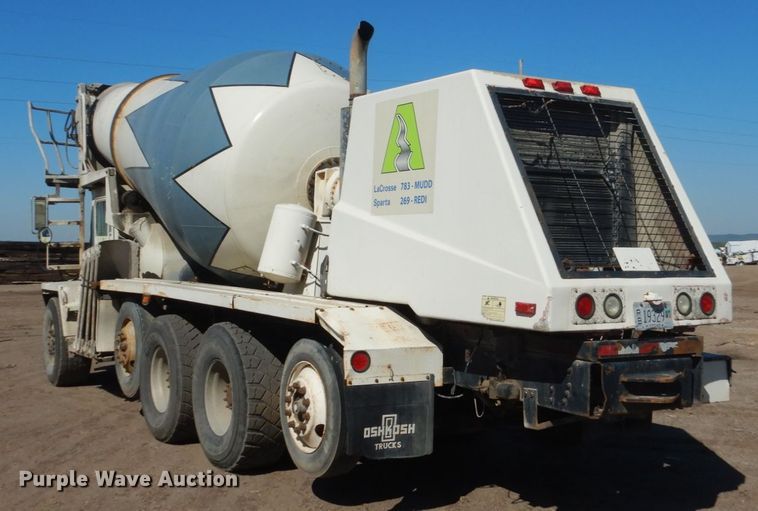 image for item GW9935 1999 Oshkosh  ready mix truck