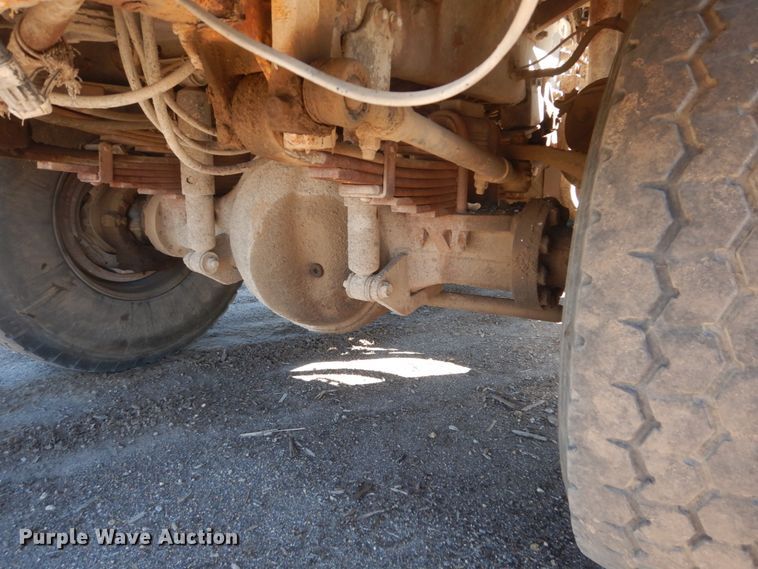 image for item GW9935 1999 Oshkosh  ready mix truck