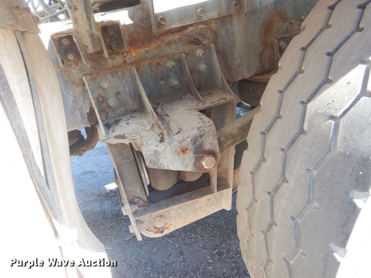 image for item GW9935 1999 Oshkosh  ready mix truck