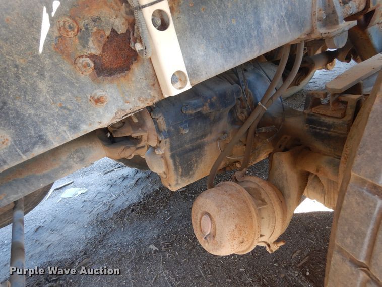 image for item GW9935 1999 Oshkosh  ready mix truck