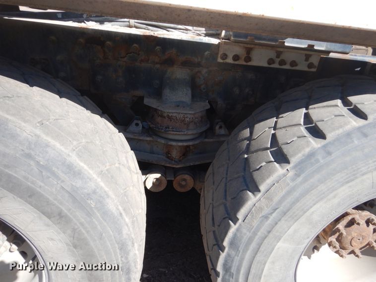 image for item GW9935 1999 Oshkosh  ready mix truck