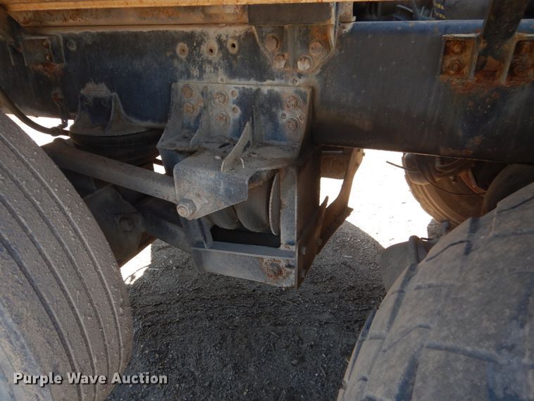 image for item GW9935 1999 Oshkosh  ready mix truck