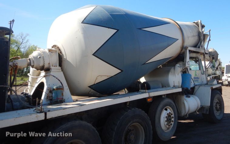 image for item GW9935 1999 Oshkosh  ready mix truck