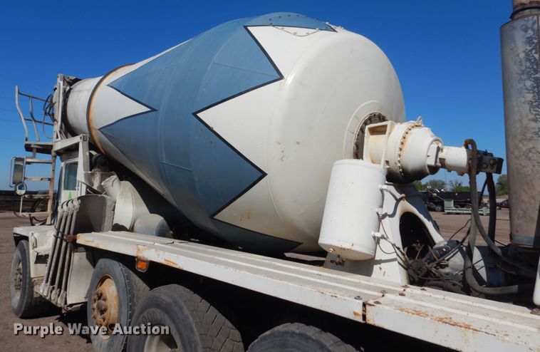 image for item GW9935 1999 Oshkosh  ready mix truck