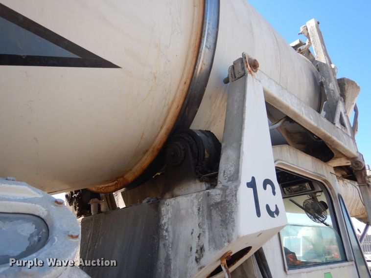 image for item GW9935 1999 Oshkosh  ready mix truck