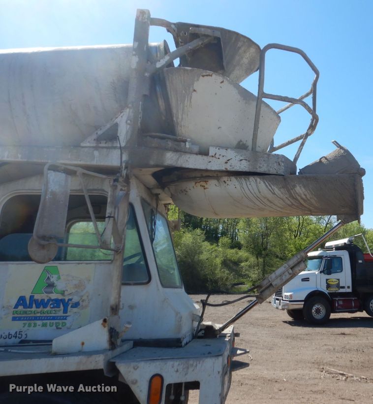 image for item GW9935 1999 Oshkosh  ready mix truck