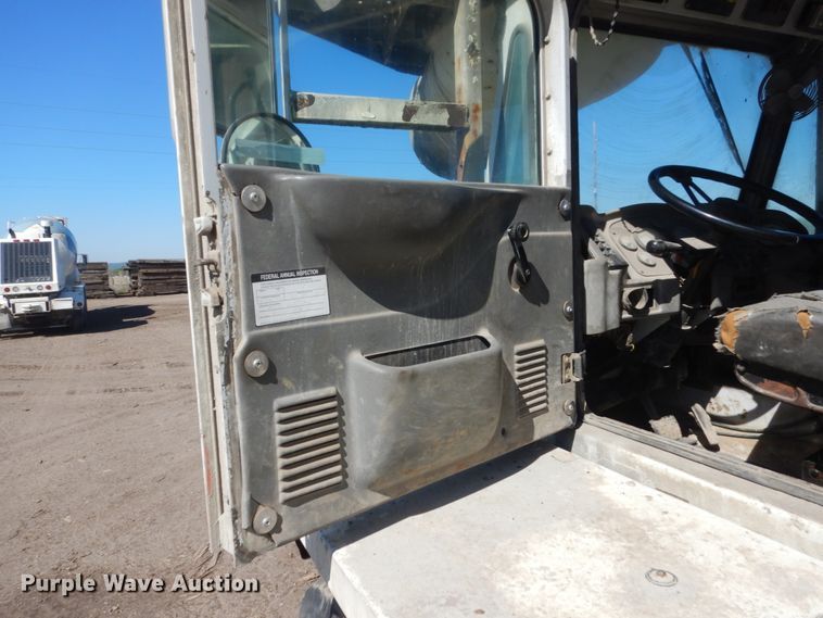 image for item GW9935 1999 Oshkosh  ready mix truck