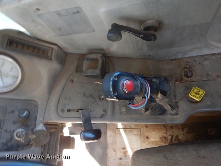 image for item GW9935 1999 Oshkosh  ready mix truck