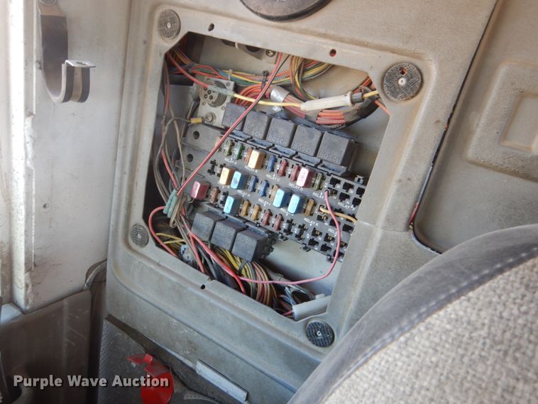 image for item GW9935 1999 Oshkosh  ready mix truck