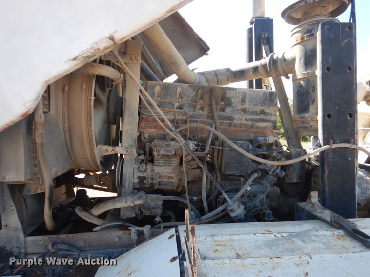 image for item GW9935 1999 Oshkosh  ready mix truck