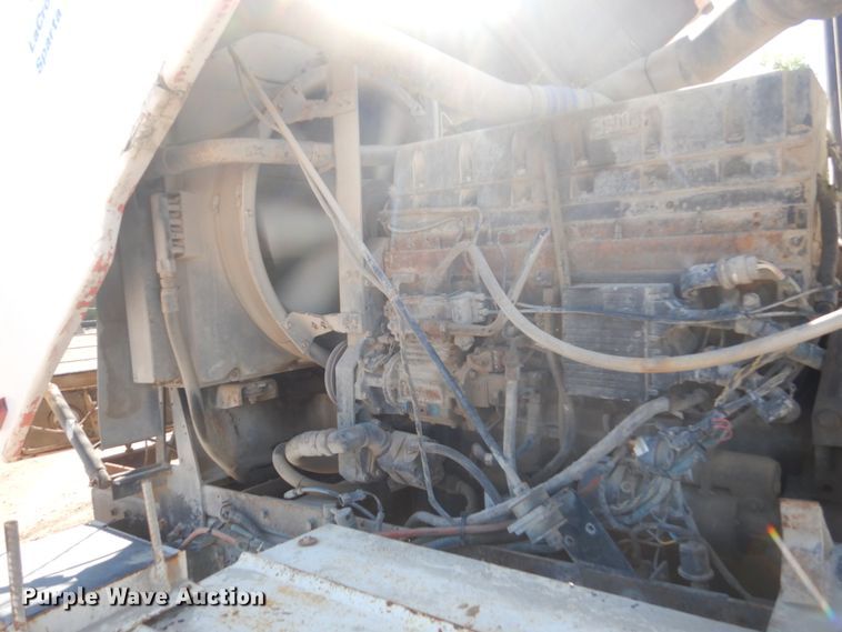 image for item GW9935 1999 Oshkosh  ready mix truck