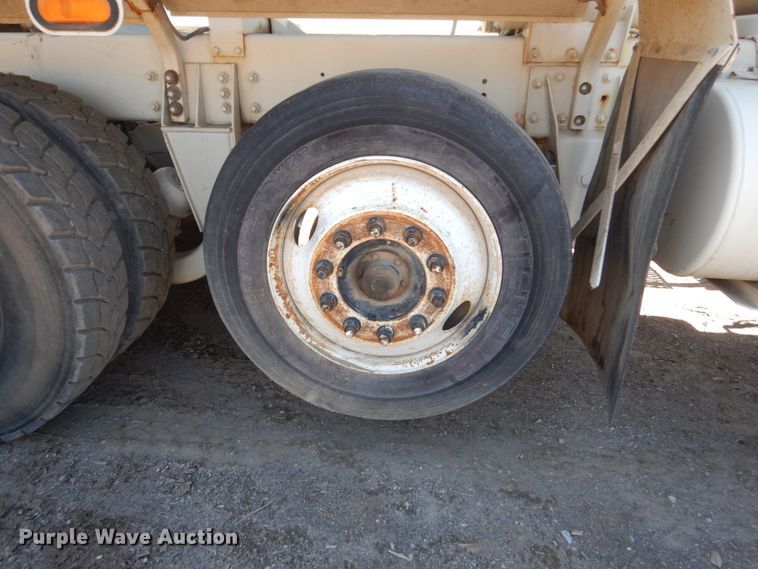 image for item GW9935 1999 Oshkosh  ready mix truck