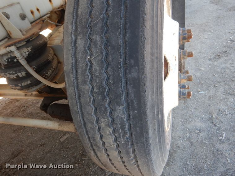 image for item GW9935 1999 Oshkosh  ready mix truck