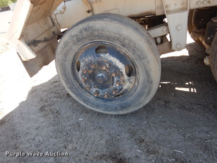 image for item GW9935 1999 Oshkosh  ready mix truck