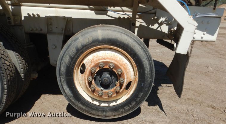 image for item GW9935 1999 Oshkosh  ready mix truck