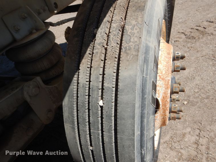 image for item GW9935 1999 Oshkosh  ready mix truck