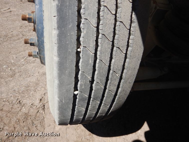 image for item GW9935 1999 Oshkosh  ready mix truck