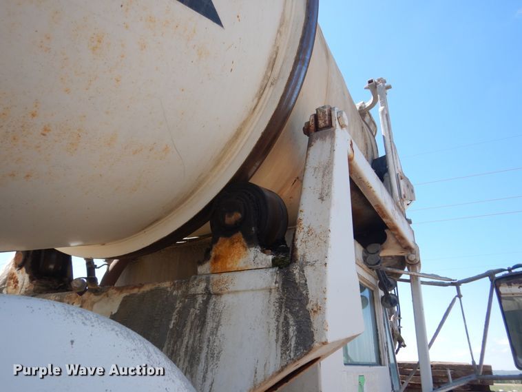 image for item GW9937 1995 Oshkosh S- Series  ready mix truck