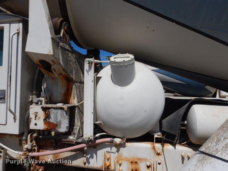 image for item GW9937 1995 Oshkosh S- Series  ready mix truck