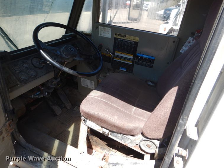 image for item GW9937 1995 Oshkosh S- Series  ready mix truck