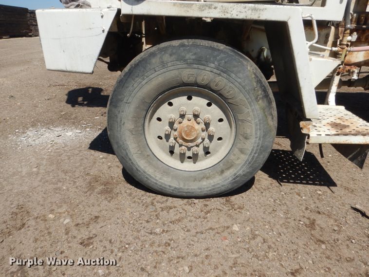 image for item GW9937 1995 Oshkosh S- Series  ready mix truck