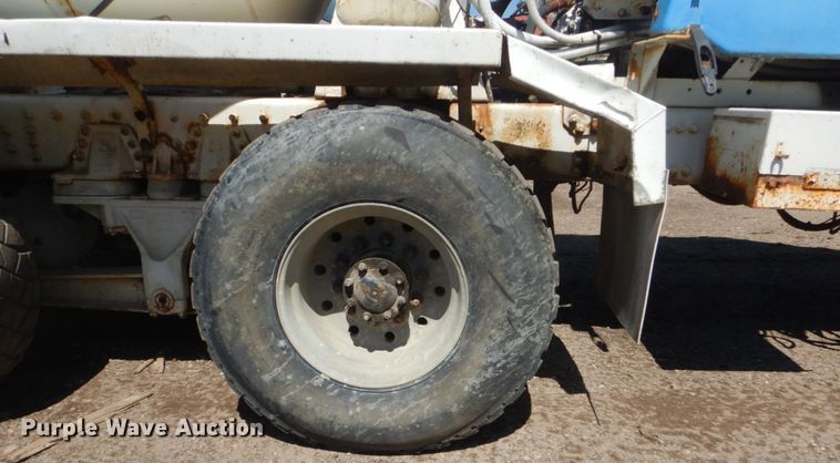 image for item GW9937 1995 Oshkosh S- Series  ready mix truck