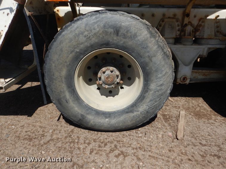 image for item GW9937 1995 Oshkosh S- Series  ready mix truck