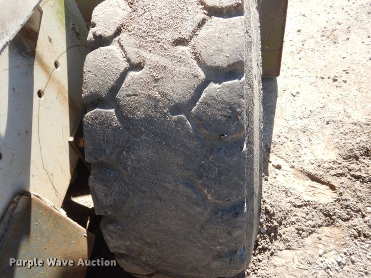 image for item GW9938 1994 Bobcat 743B  skid steer loader