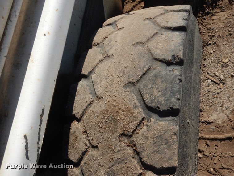 image for item GW9938 1994 Bobcat 743B  skid steer loader