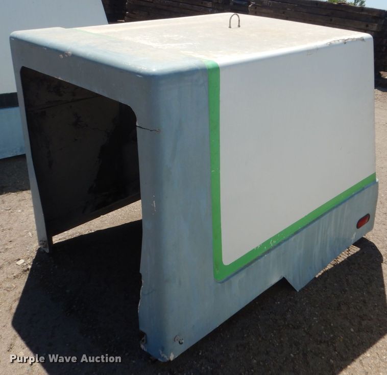 image for item GW9954 (3) Advance rear engine hoods