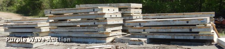 image for item GW9956 Pre-cast concrete slabs