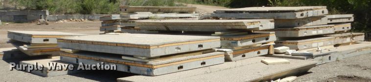 image for item GW9956 Pre-cast concrete slabs