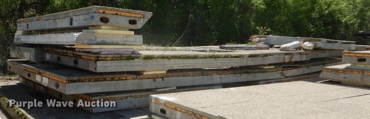 image for item GW9956 Pre-cast concrete slabs