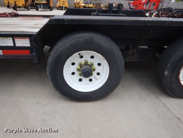 image for item GW9958 2015 Lucon equipment trailer
