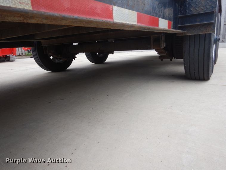 image for item GW9960 2015 Lucon equipment trailer