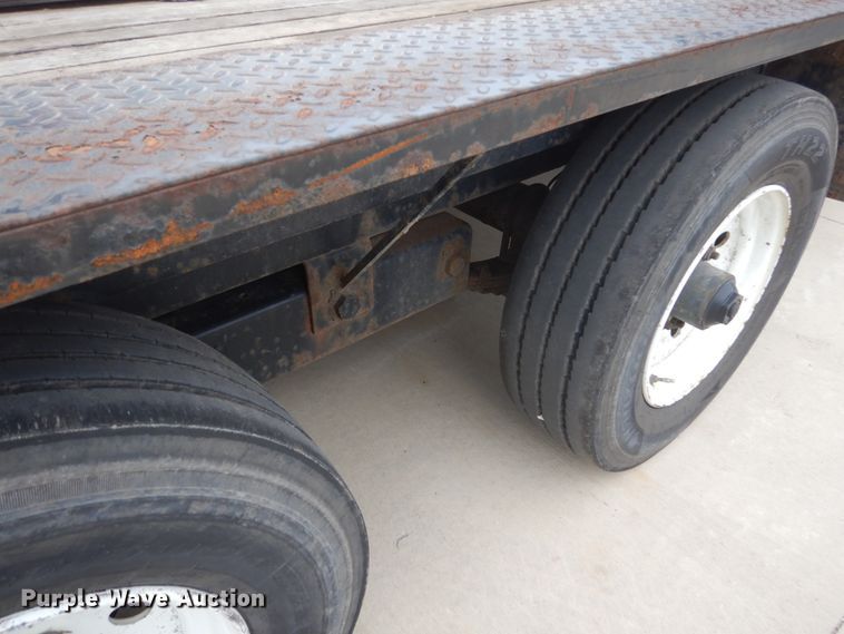 image for item GW9960 2015 Lucon equipment trailer