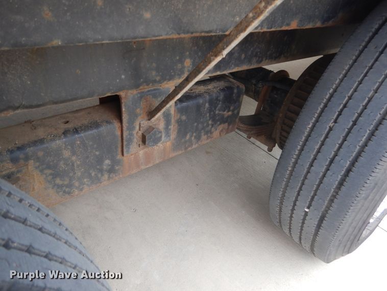 image for item GW9960 2015 Lucon equipment trailer