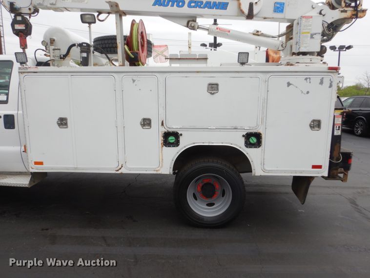 image for item GW9964 2013 Ford F550 Super Duty  service truck