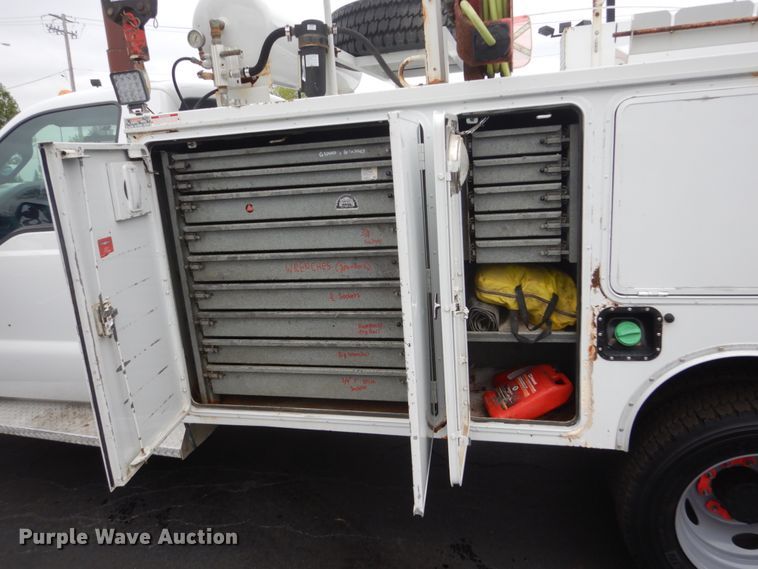 image for item GW9964 2013 Ford F550 Super Duty  service truck