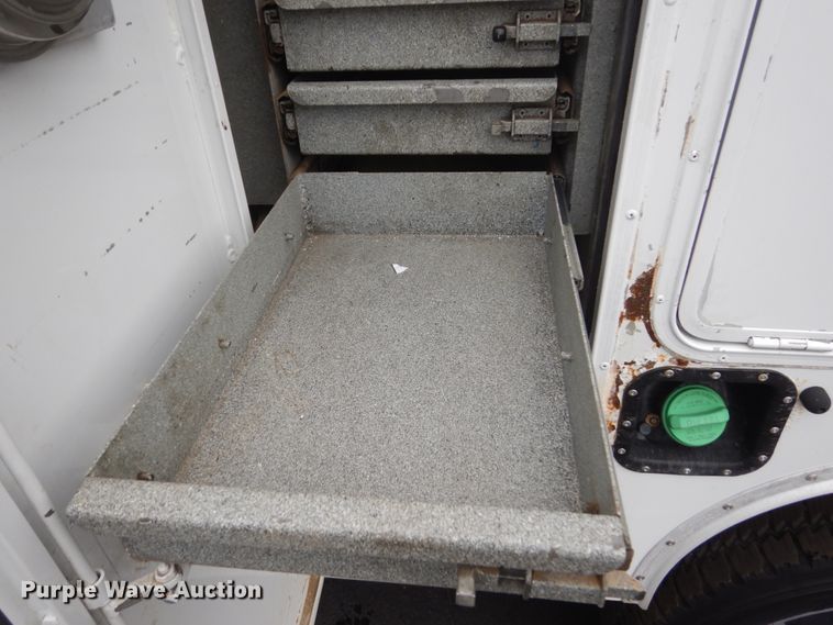 image for item GW9964 2013 Ford F550 Super Duty  service truck