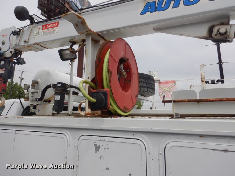 image for item GW9964 2013 Ford F550 Super Duty  service truck