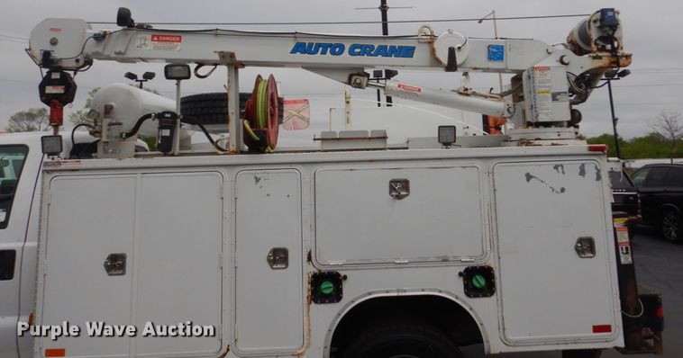 image for item GW9964 2013 Ford F550 Super Duty  service truck