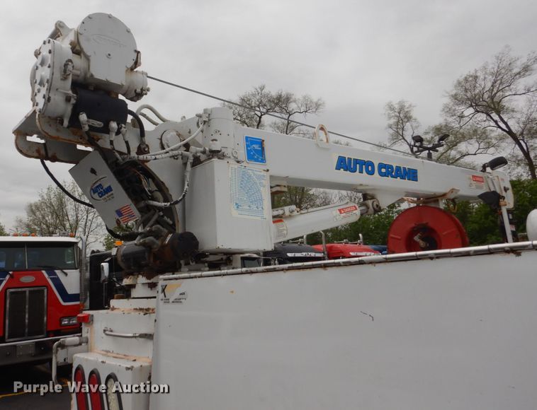 image for item GW9964 2013 Ford F550 Super Duty  service truck